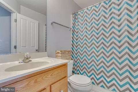 Bath - 412 Scott St, Baltimore, MD 21230 photo 1 of 3
