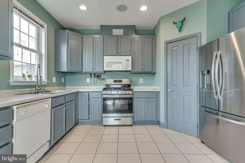 Kitchen - 412 Scott St, Baltimore, MD 21230 photo 2 of 3