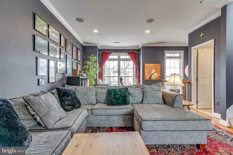 Living - 412 Scott St, Baltimore, MD 21230 photo 3 of 4