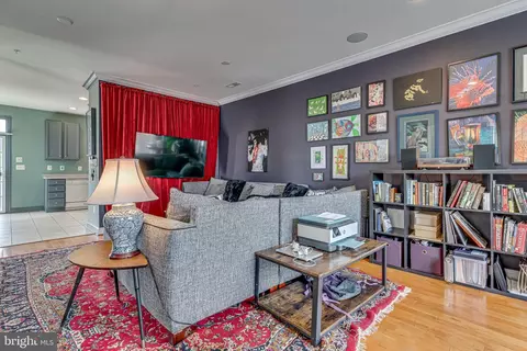 Living - 412 Scott St, Baltimore, MD 21230 photo 4 of 4
