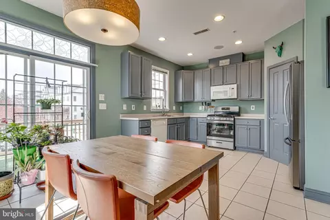 Kitchen - 412 Scott St, Baltimore, MD 21230 photo 1 of 3
