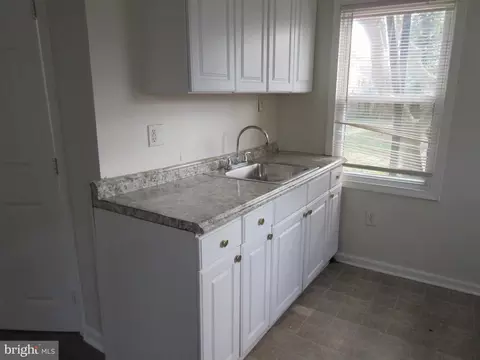 Kitchen - 3805 Chatham Rd, Baltimore, MD 21215 photo 3 of 5
