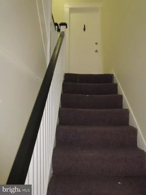 Entry Way - 3805 Chatham Rd, Baltimore, MD 21215 photo 3 of 6