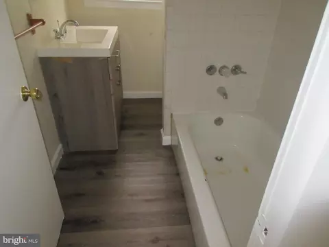 Bath - 3805 Chatham Rd, Baltimore, MD 21215 photo 4 of 4