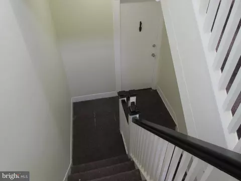 Entry Way - 3805 Chatham Rd, Baltimore, MD 21215 photo 5 of 6