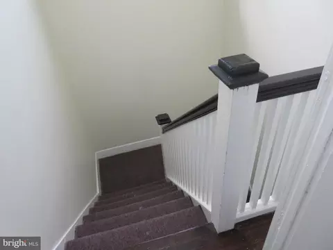 Entry Way - 3805 Chatham Rd, Baltimore, MD 21215 photo 4 of 6