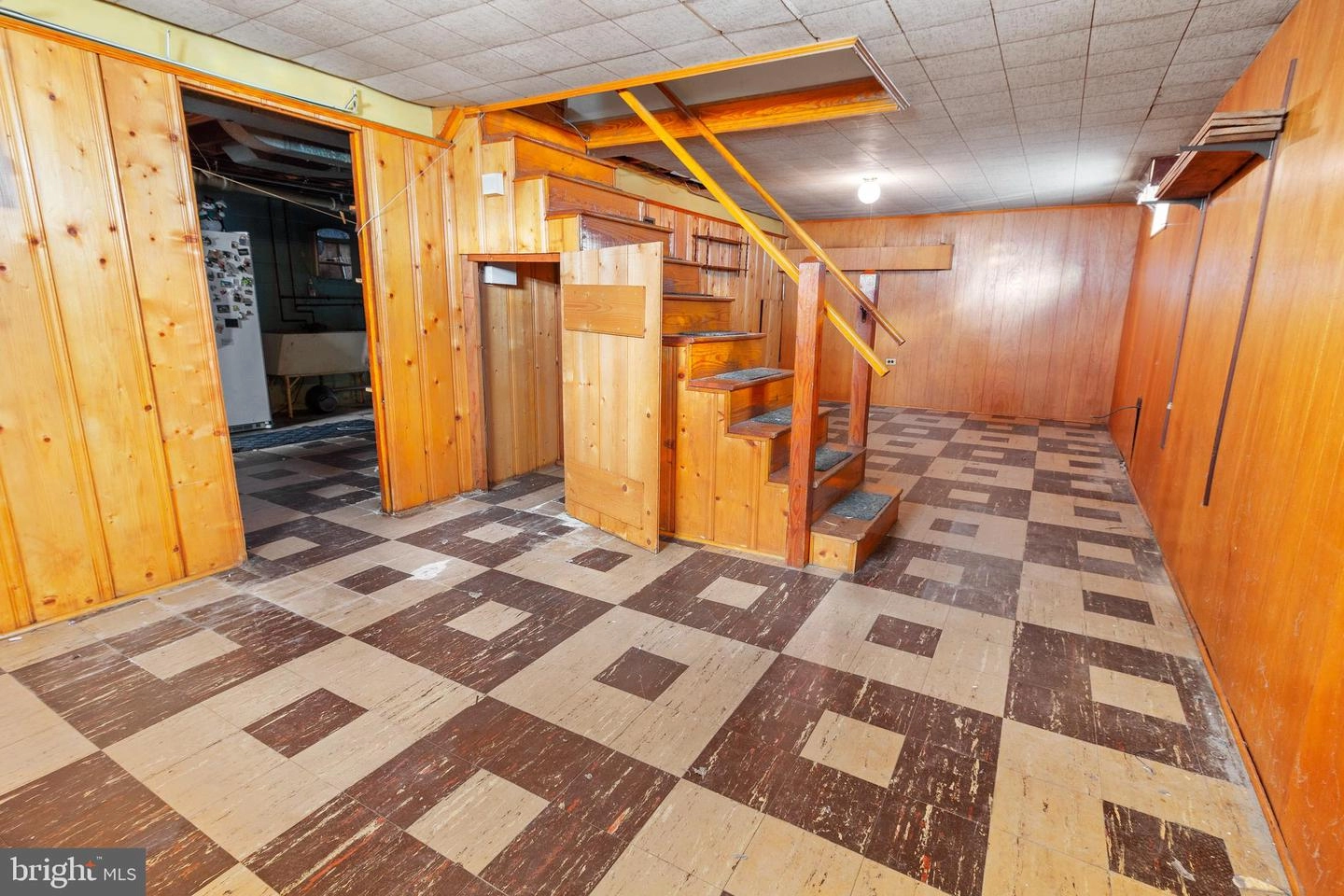 Entry Way - 5800 Cedonia Ave, Baltimore, MD 21206 photo 4 of 4