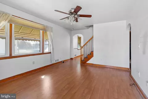Entry Way - 5800 Cedonia Ave, Baltimore, MD 21206 photo 1 of 4