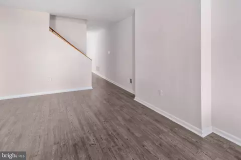 Entry Way - 539 Gold St, Baltimore, MD 21217 photo 3 of 6