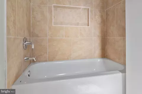 Bath - 539 Gold St, Baltimore, MD 21217 photo 1 of 1