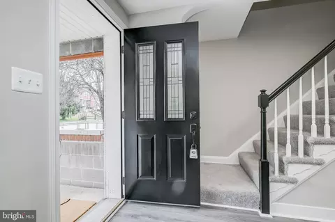 Entry Way - 3374 Dulany St, Baltimore, MD 21229 photo 2 of 10