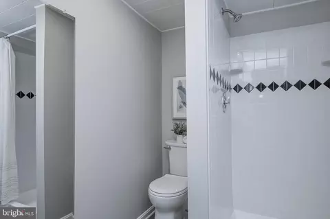 Bath - 3374 Dulany St, Baltimore, MD 21229 photo 3 of 3