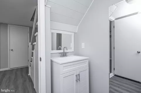Bath - 3374 Dulany St, Baltimore, MD 21229 photo 2 of 3