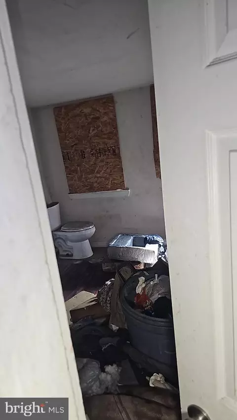 Entry Way - 1903 Mchenry St, Baltimore, MD 21223 photo 2 of 8