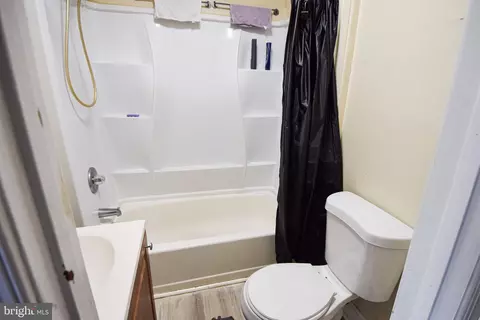 Bath - 2106 E Lafayette Ave, Baltimore, MD 21213 photo 1 of 1