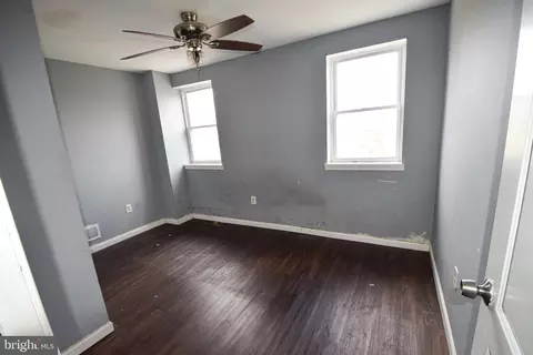 Entry Way - 2106 E Lafayette Ave, Baltimore, MD 21213 photo 8 of 16