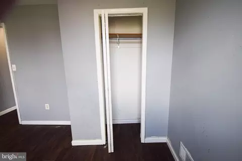 Entry Way - 2106 E Lafayette Ave, Baltimore, MD 21213 photo 10 of 16