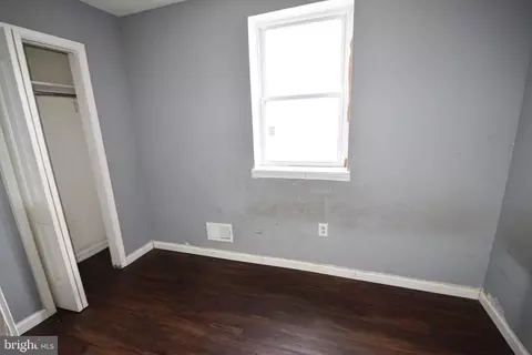 Entry Way - 2106 E Lafayette Ave, Baltimore, MD 21213 photo 13 of 16
