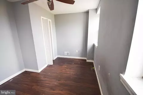 Entry Way - 2106 E Lafayette Ave, Baltimore, MD 21213 photo 9 of 16