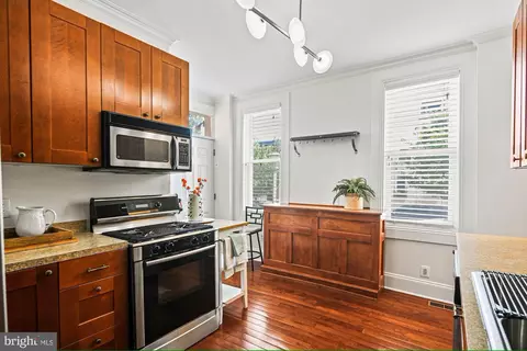 Kitchen - 2746 E Baltimore St, Baltimore, MD 21224 photo 1 of 3