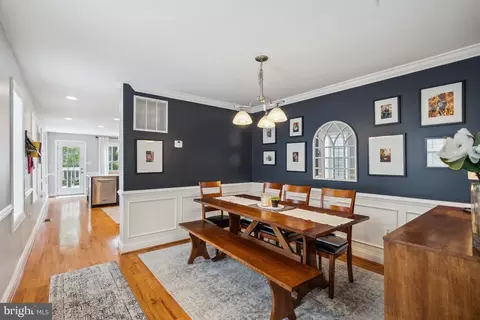 Entry Way - 236 S Collington Ave, Baltimore, MD 21231 photo 3 of 8
