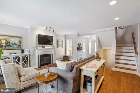Entry Way - 236 S Collington Ave, Baltimore, MD 21231 photo 1 of 8