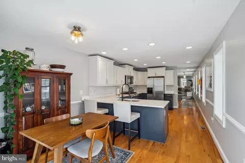 Entry Way - 236 S Collington Ave, Baltimore, MD 21231 photo 5 of 8