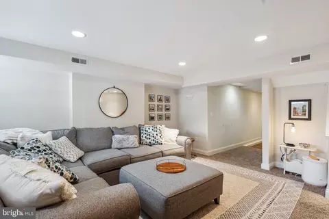 Entry Way - 236 S Collington Ave, Baltimore, MD 21231 photo 6 of 8