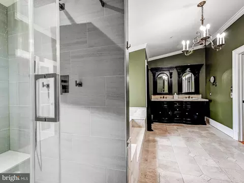 Bath - 1207 Dockside Cir, Baltimore, MD 21224 photo 4 of 6