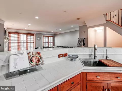 Kitchen - 1207 Dockside Cir, Baltimore, MD 21224 photo 7 of 7