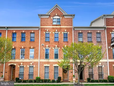 Exterior - 1207 Dockside Cir, Baltimore, MD 21224 photo 3 of 12