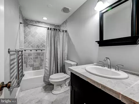 Bath - 1207 Dockside Cir, Baltimore, MD 21224 photo 6 of 6