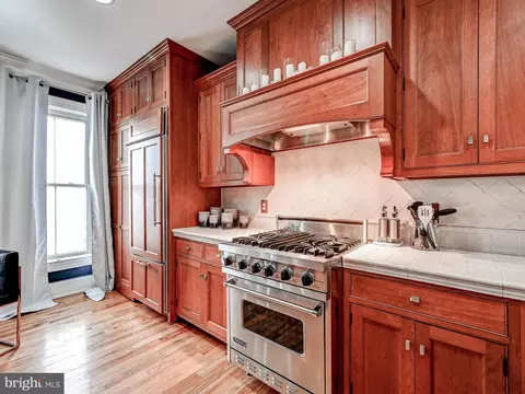 Kitchen - 1207 Dockside Cir, Baltimore, MD 21224 photo 1 of 7