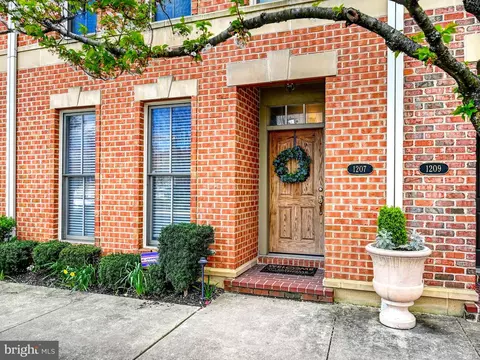 Exterior - 1207 Dockside Cir, Baltimore, MD 21224 photo 2 of 12
