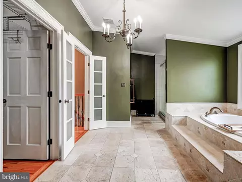 Entry Way - 1207 Dockside Cir, Baltimore, MD 21224 photo 2 of 5