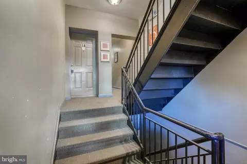 Entry Way - 951 Brooks Ln #1A, Baltimore, MD 21217 photo 1 of 6
