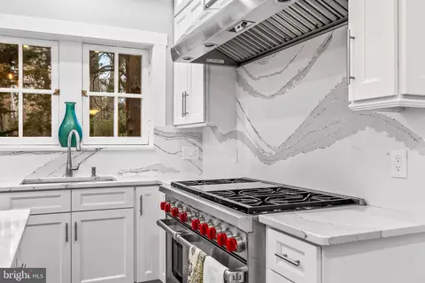 Kitchen - 208 Northway, Baltimore, MD 21218 photo 7 of 8