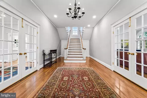 Entry Way - 208 Northway, Baltimore, MD 21218 photo 3 of 11