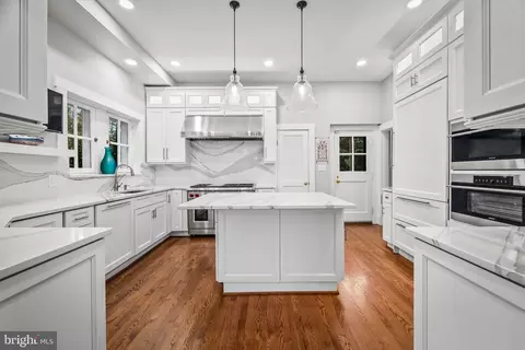 Kitchen - 208 Northway, Baltimore, MD 21218 photo 5 of 8