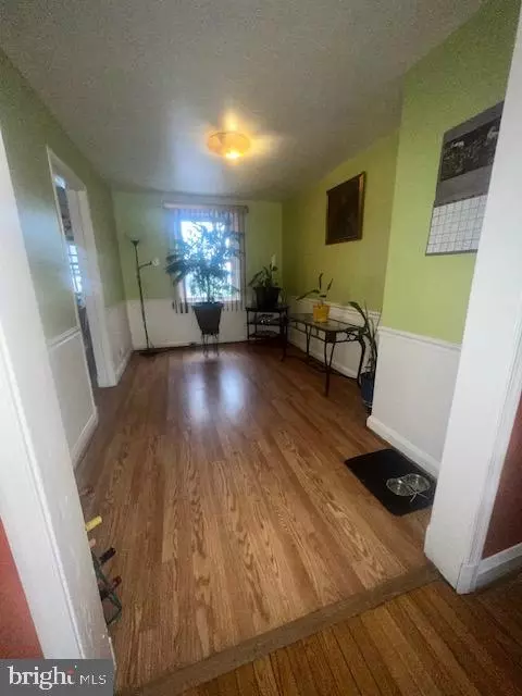 Dining - 3911 Brehms Ln, Baltimore, MD 21213 photo 1 of 2