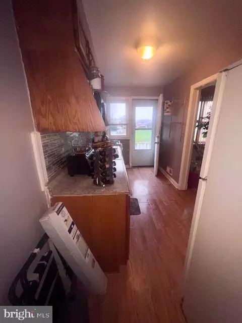Entry Way - 3911 Brehms Ln, Baltimore, MD 21213 photo 1 of 2