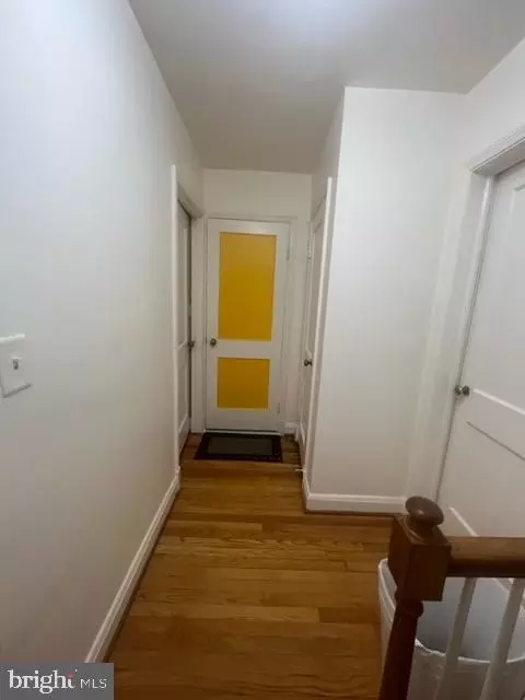 Entry Way - 3911 Brehms Ln, Baltimore, MD 21213 photo 2 of 2