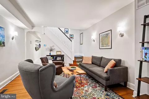 Living - 821 Union Ave, Baltimore, MD 21211 photo 2 of 5