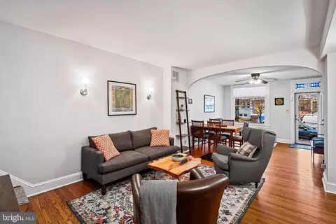 Living - 821 Union Ave, Baltimore, MD 21211 photo 4 of 5