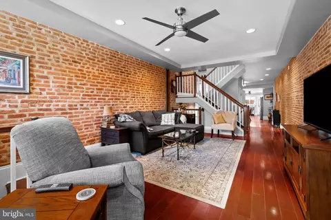 Entry Way - 642 E Fort Ave, Baltimore, MD 21230 photo 1 of 5