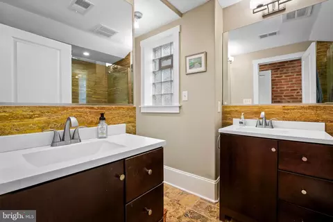 Bath - 642 E Fort Ave, Baltimore, MD 21230 photo 4 of 6