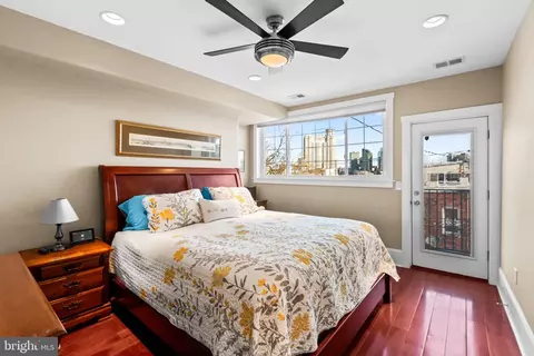 Bedroom - 642 E Fort Ave, Baltimore, MD 21230 photo 4 of 5