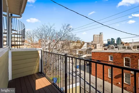 Exterior - 642 E Fort Ave, Baltimore, MD 21230 photo 3 of 5