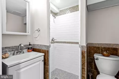 Bath - 642 E Fort Ave, Baltimore, MD 21230 photo 2 of 6
