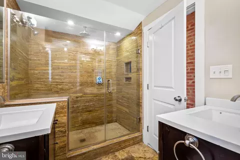 Bath - 642 E Fort Ave, Baltimore, MD 21230 photo 5 of 6